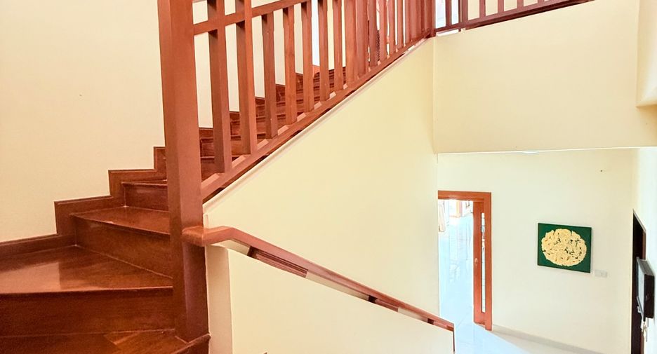 For sale 4 bedrooms villa in Sattahip, Chonburi