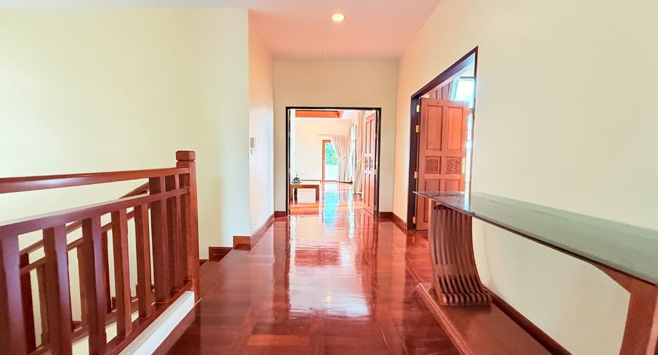 For sale 4 bedrooms villa in Sattahip, Chonburi
