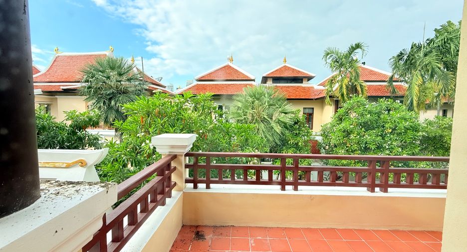 For sale 4 bedrooms villa in Sattahip, Chonburi