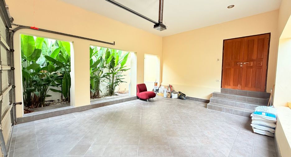 For sale 4 bedrooms villa in Sattahip, Chonburi
