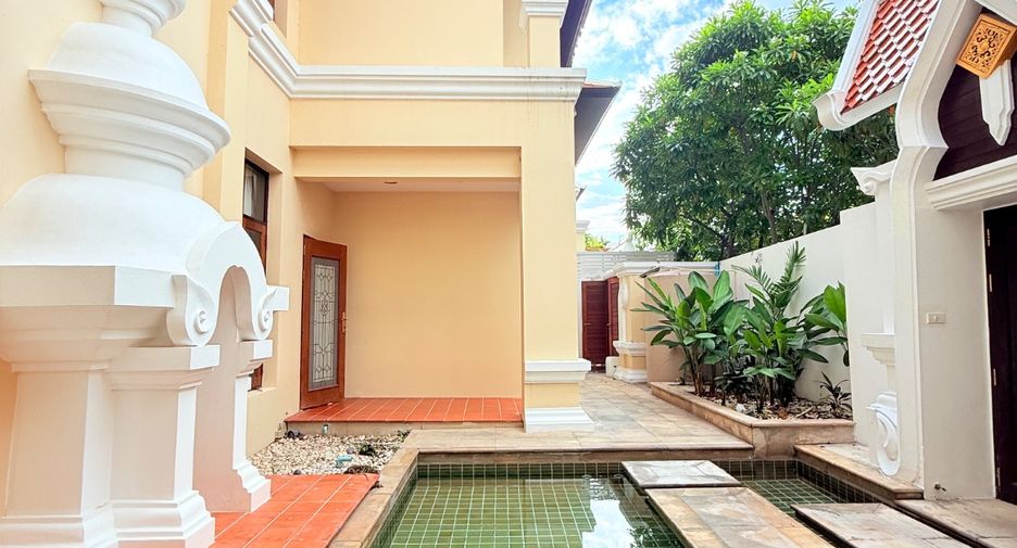 For sale 4 bedrooms villa in Sattahip, Chonburi