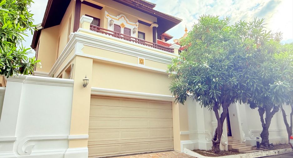 For sale 4 bedrooms villa in Sattahip, Chonburi