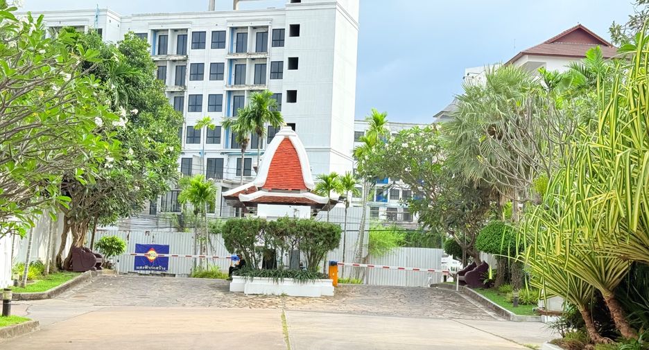 For sale 4 bedrooms villa in Sattahip, Chonburi