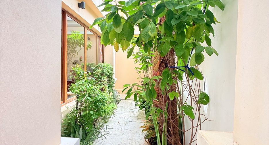 For sale 4 bedrooms villa in Sattahip, Chonburi