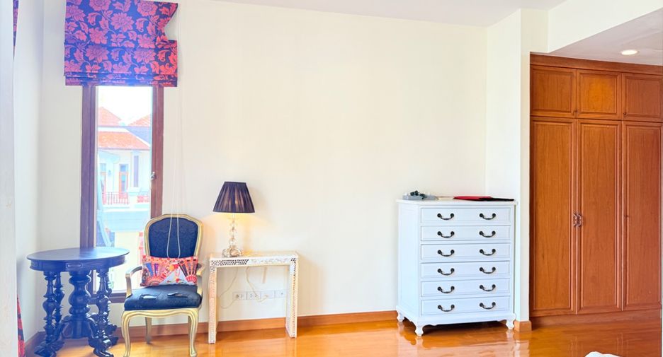For sale 4 bedrooms villa in Sattahip, Chonburi
