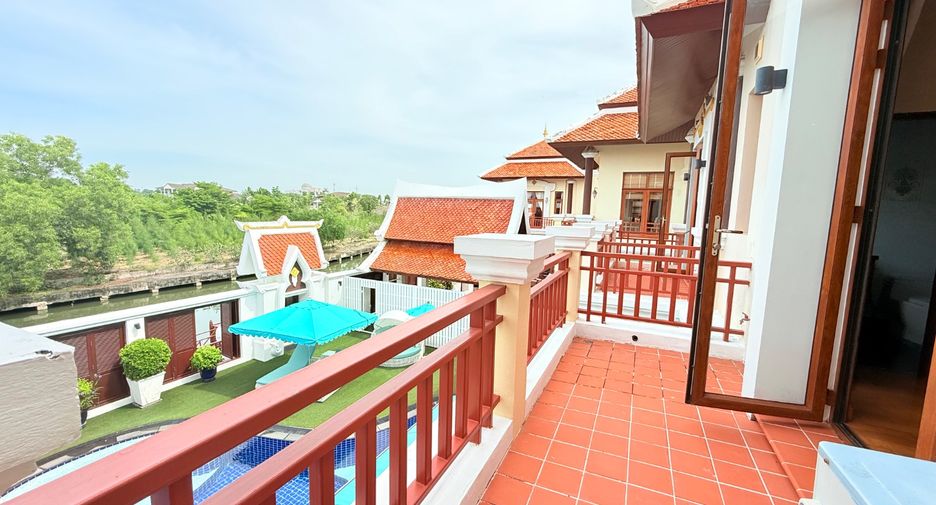 For sale 4 bedrooms villa in Sattahip, Chonburi