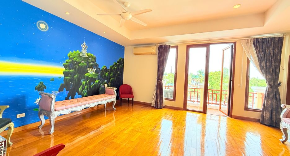 For sale 4 bedrooms villa in Sattahip, Chonburi