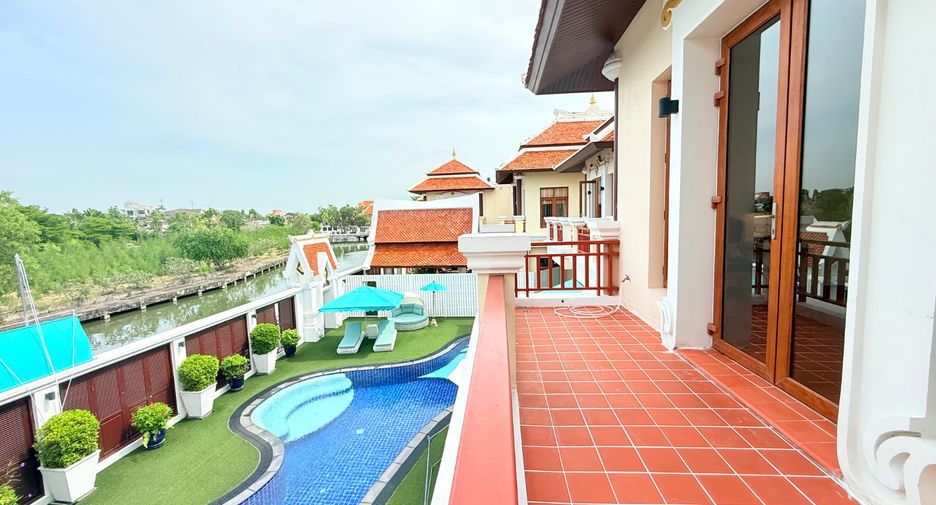 For sale 4 bedrooms villa in Sattahip, Chonburi