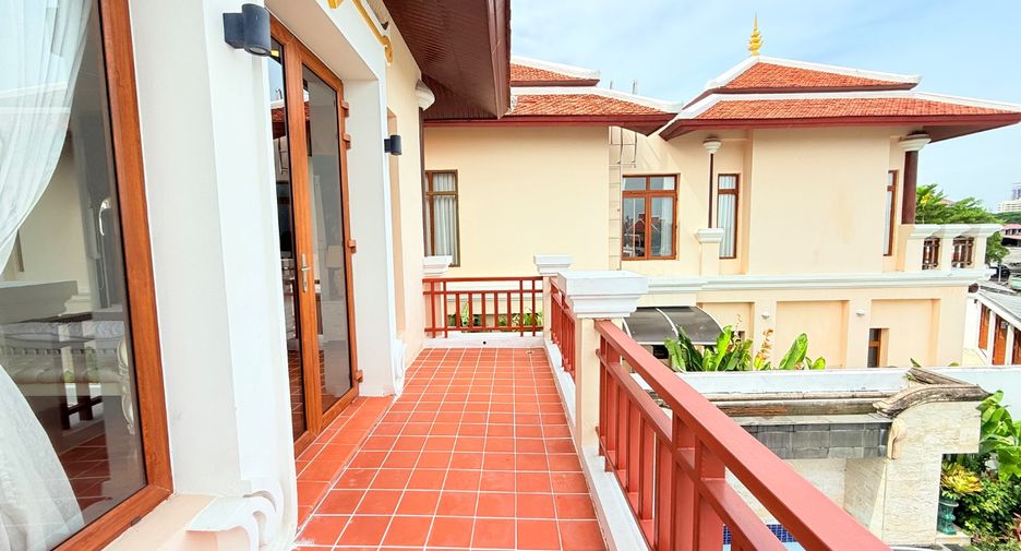 For sale 4 bedrooms villa in Sattahip, Chonburi