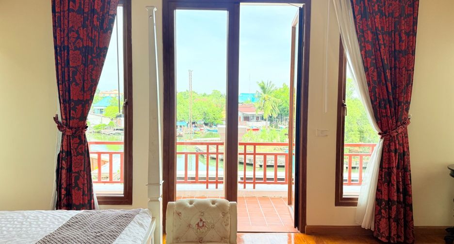 For sale 4 bedrooms villa in Sattahip, Chonburi