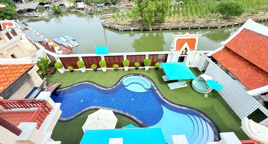 For sale 4 bedrooms villa in Sattahip, Chonburi