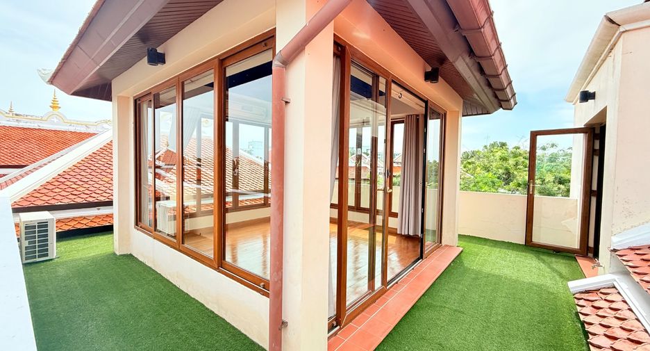 For sale 4 bedrooms villa in Sattahip, Chonburi