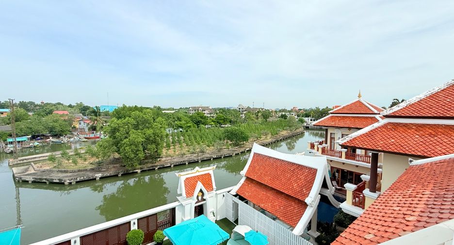 For sale 4 bedrooms villa in Sattahip, Chonburi