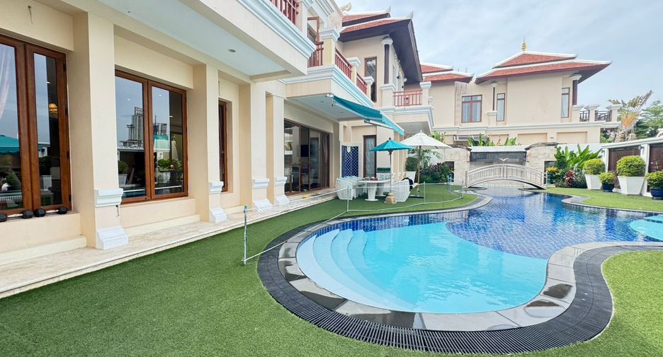 For sale 4 bedrooms villa in Sattahip, Chonburi