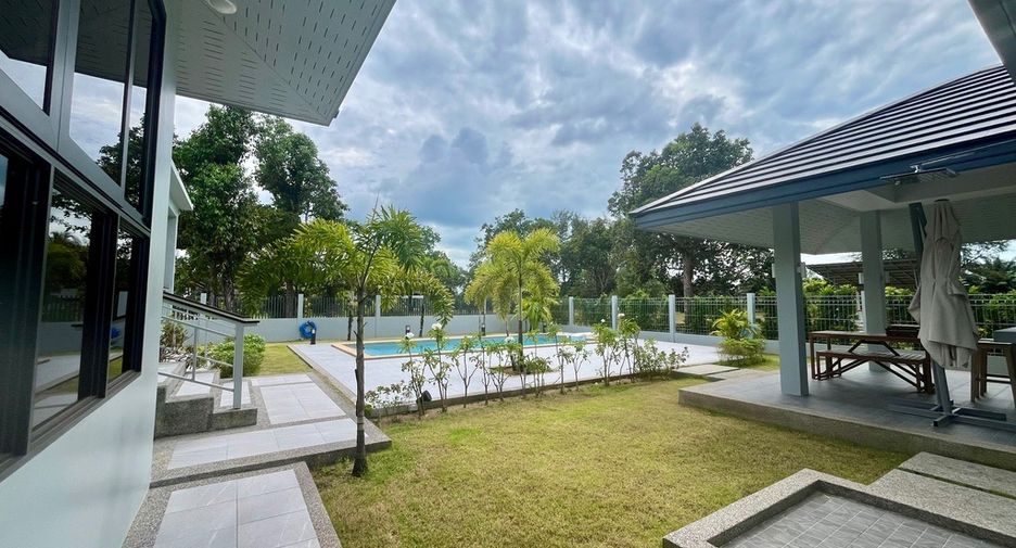 For sale 3 bedrooms villa in Takua Pa, Phang Nga
