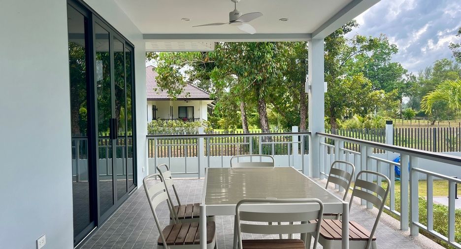 For sale 3 bedrooms villa in Takua Pa, Phang Nga