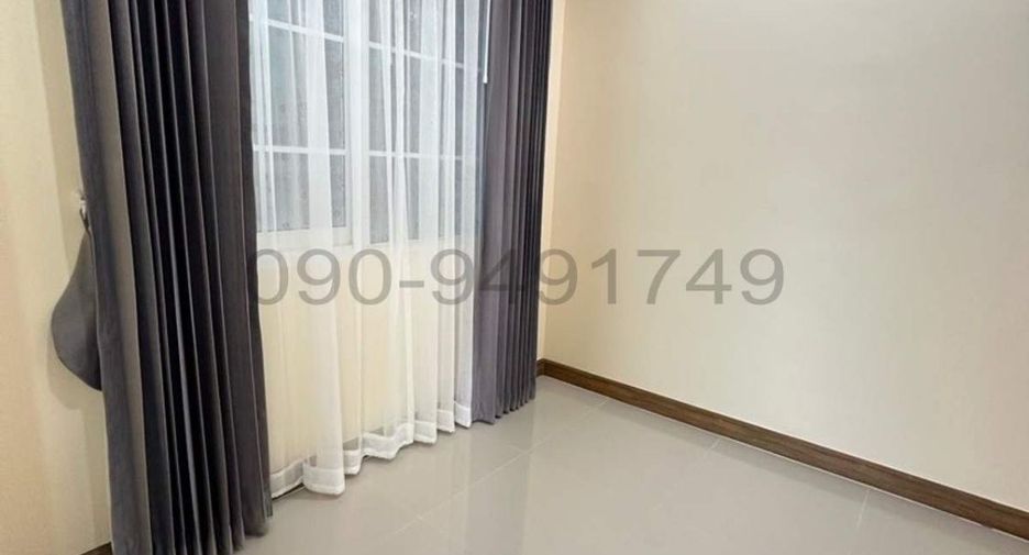 For rent 4 bedrooms townhouse in Bueng Kum, Bangkok