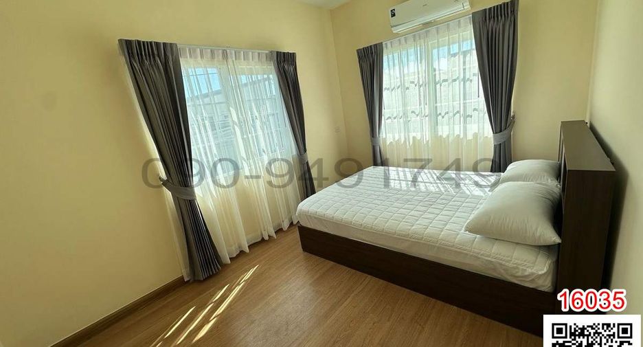 For rent 4 bedrooms townhouse in Bueng Kum, Bangkok