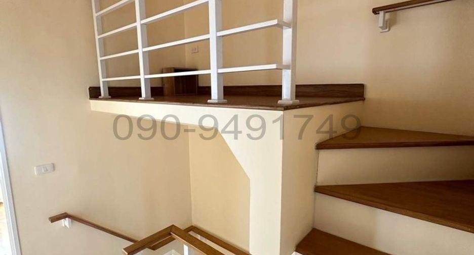 For rent 4 bedrooms townhouse in Bueng Kum, Bangkok