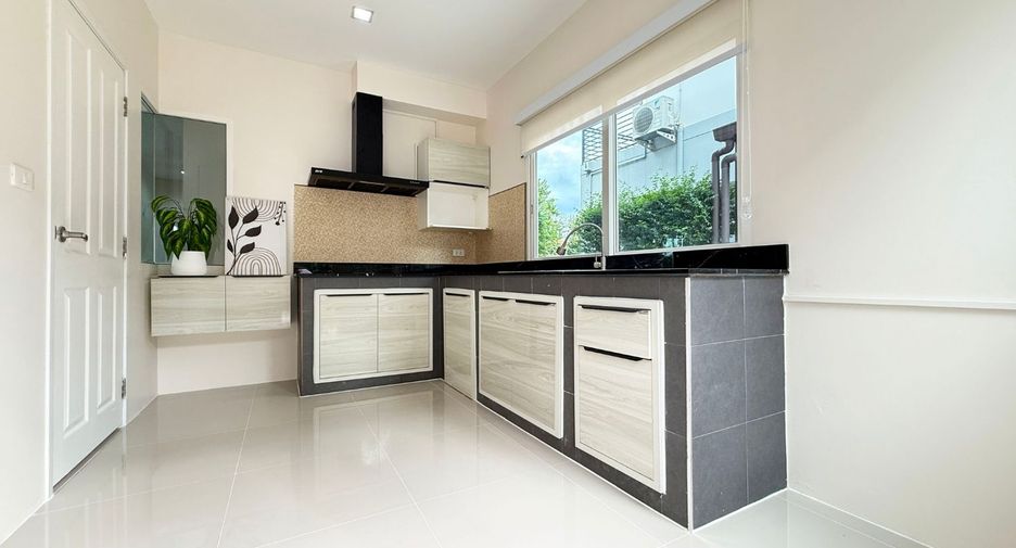 Casa en venta de 4 habitaciones en Prawet, Bangkok