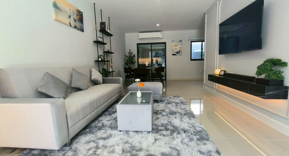 For rent 3 bedrooms townhouse in Bang Phli, Samut Prakan