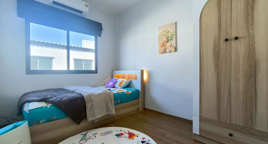 For rent 3 bedrooms townhouse in Bang Phli, Samut Prakan