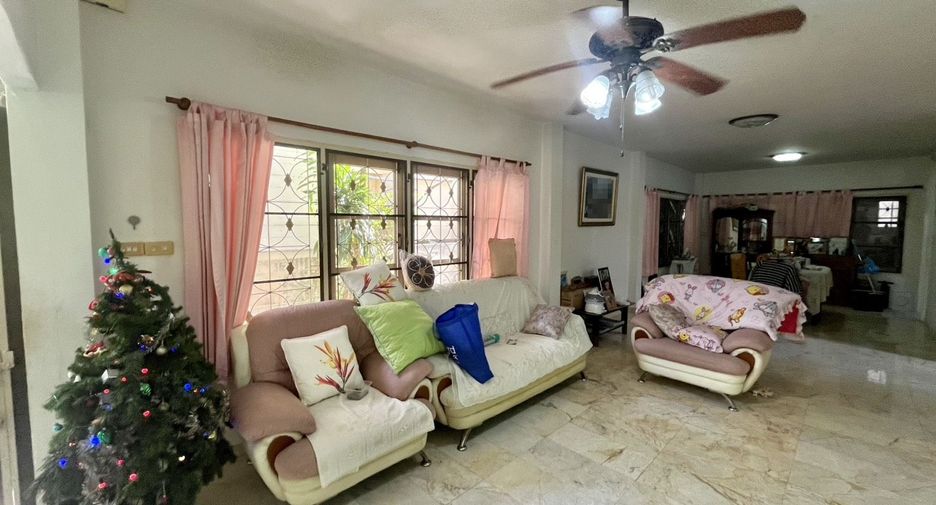 For sale 3 bedrooms house in Bang Khae, Bangkok