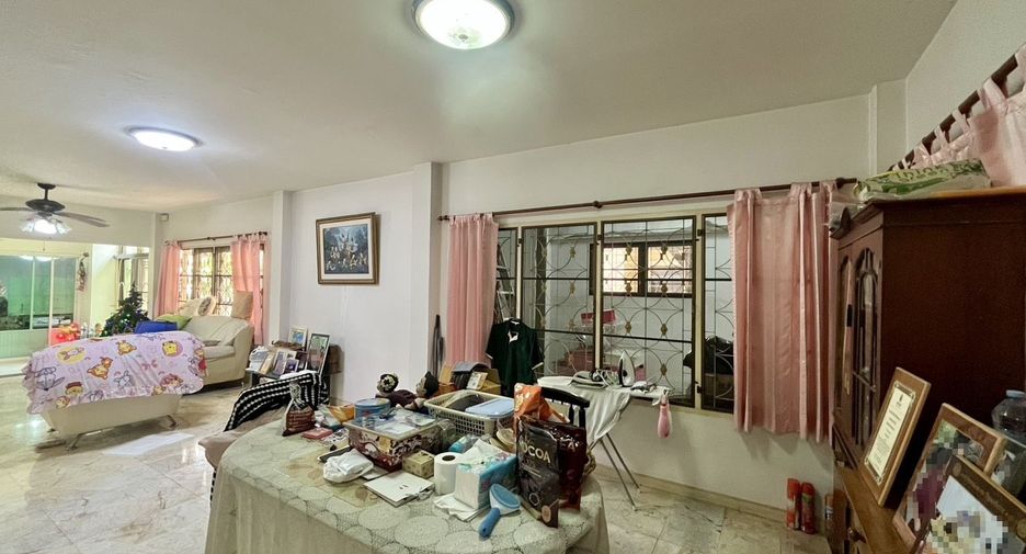 For sale 3 bedrooms house in Bang Khae, Bangkok
