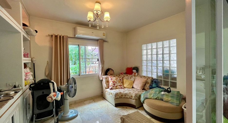 For sale 3 bedrooms house in Bang Khae, Bangkok