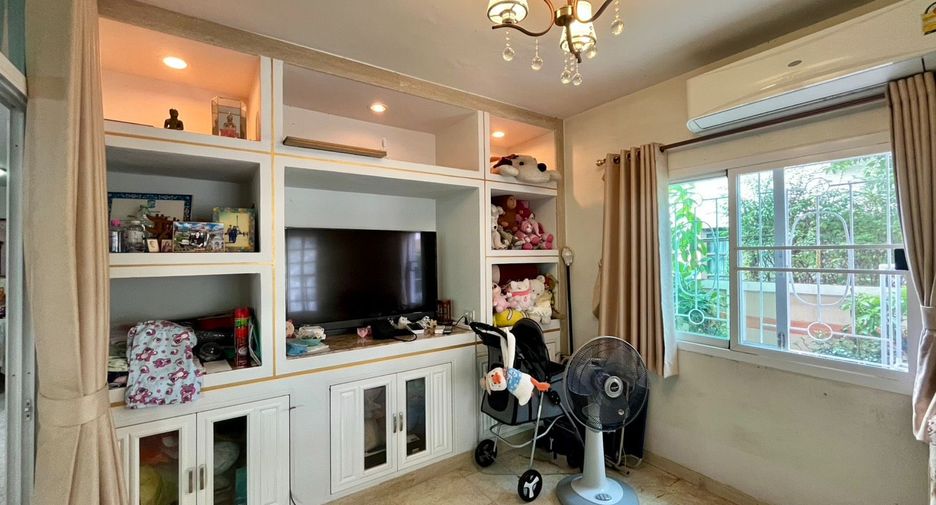 For sale 3 bedrooms house in Bang Khae, Bangkok