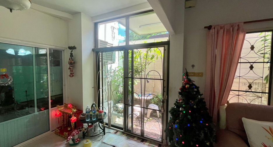For sale 3 bedrooms house in Bang Khae, Bangkok