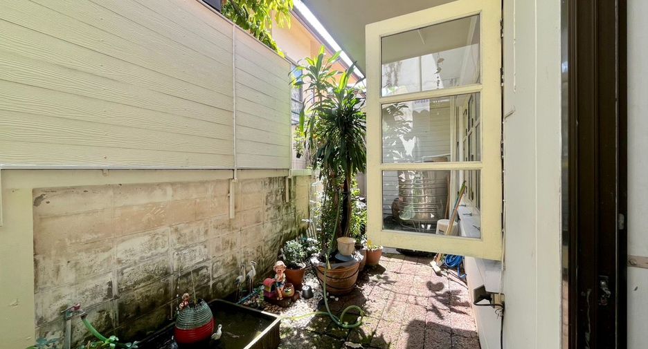 For sale 3 bedrooms house in Bang Khae, Bangkok
