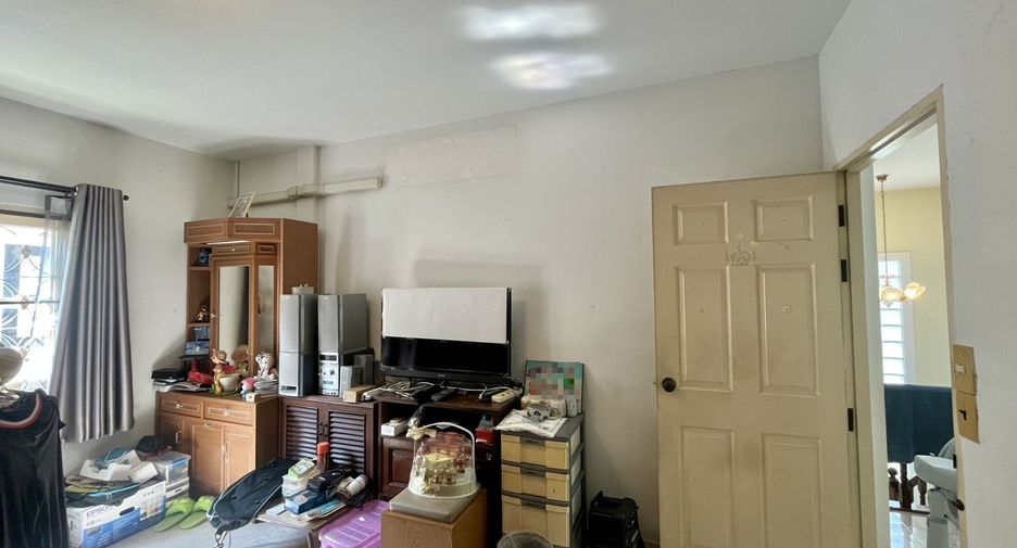 For sale 3 bedrooms house in Bang Khae, Bangkok