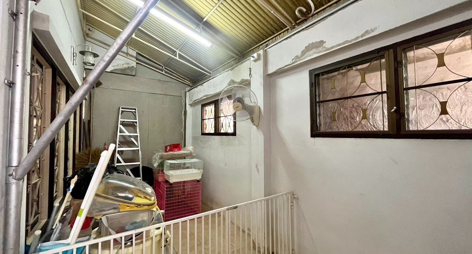 For sale 3 bedrooms house in Bang Khae, Bangkok