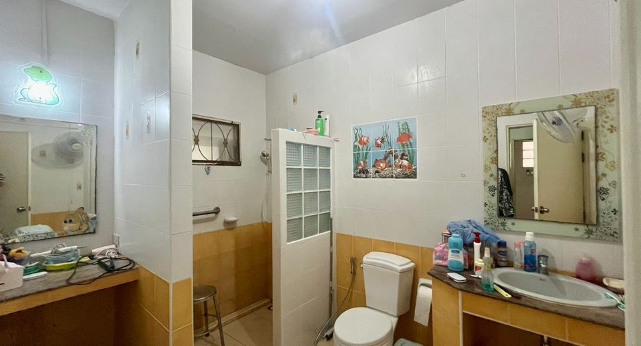 For sale 3 bedrooms house in Bang Khae, Bangkok