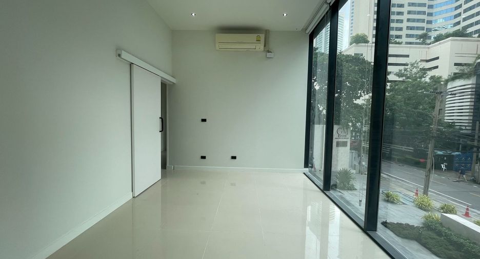 For rent retail Space in Khlong Toei, Bangkok