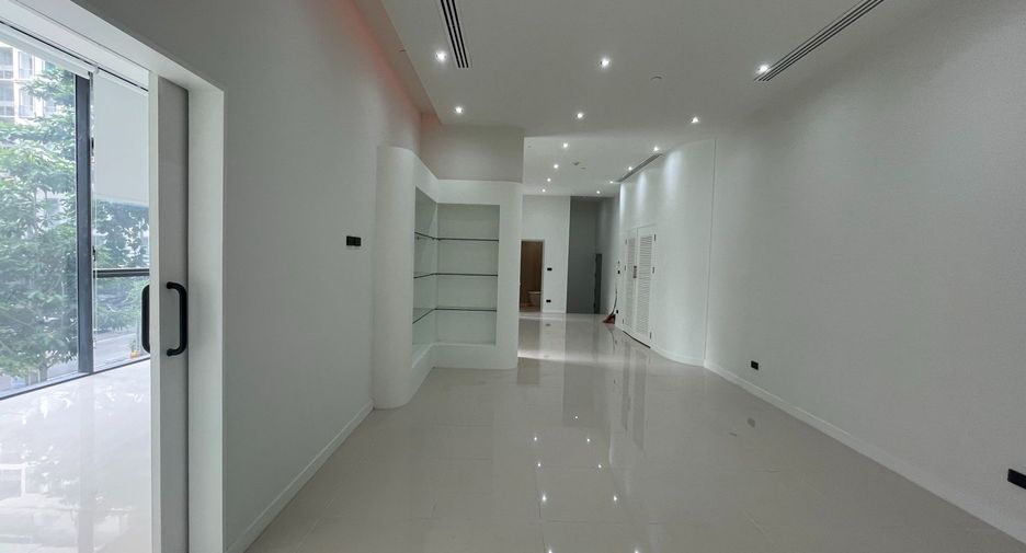 For rent retail Space in Khlong Toei, Bangkok