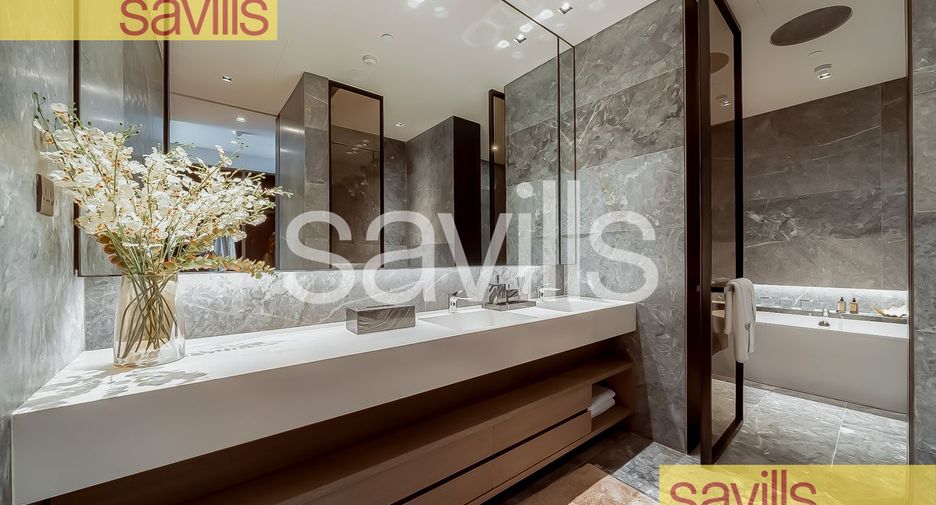 For rent 2 bedrooms condo in Khlong San, Bangkok
