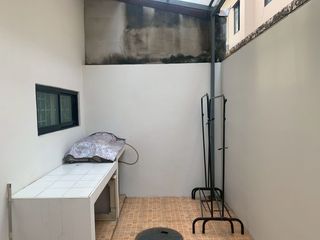 Casa adosada en alquiler de 3 habitaciones en Suan Luang, Bangkok
