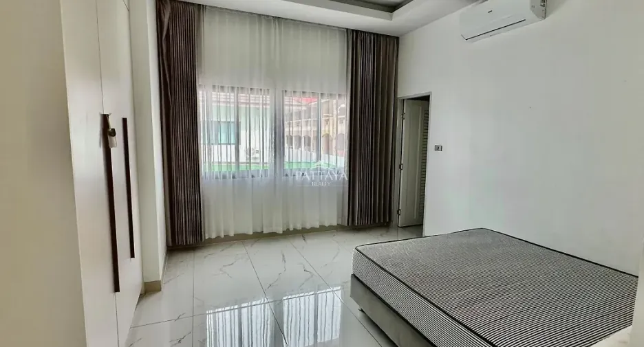 À louer 6 chambres maison à Bang Lamung, Chonburi