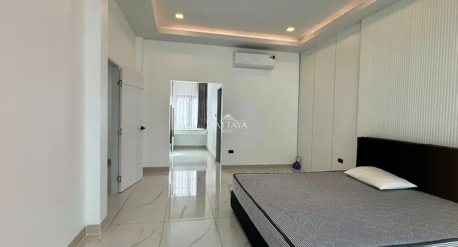 À louer 6 chambres maison à Bang Lamung, Chonburi