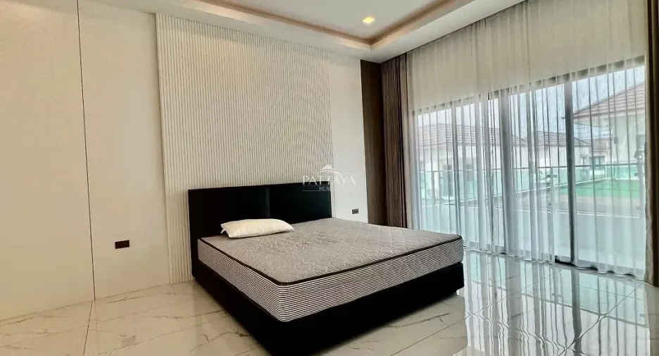 À louer 6 chambres maison à Bang Lamung, Chonburi