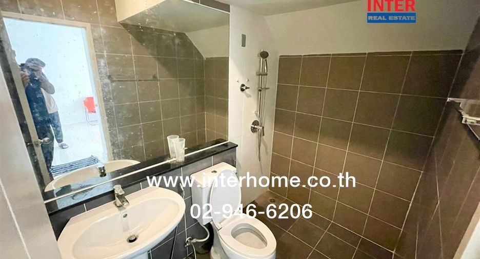 Casa adosada en venta de 4 habitaciones en Lam Luk Ka, Pathum Thani