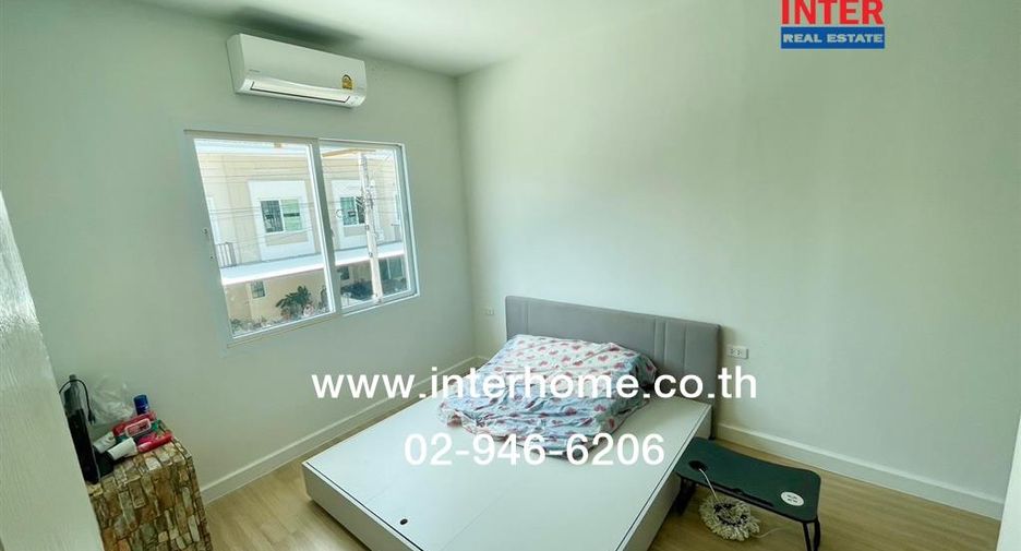 Casa adosada en venta de 4 habitaciones en Lam Luk Ka, Pathum Thani
