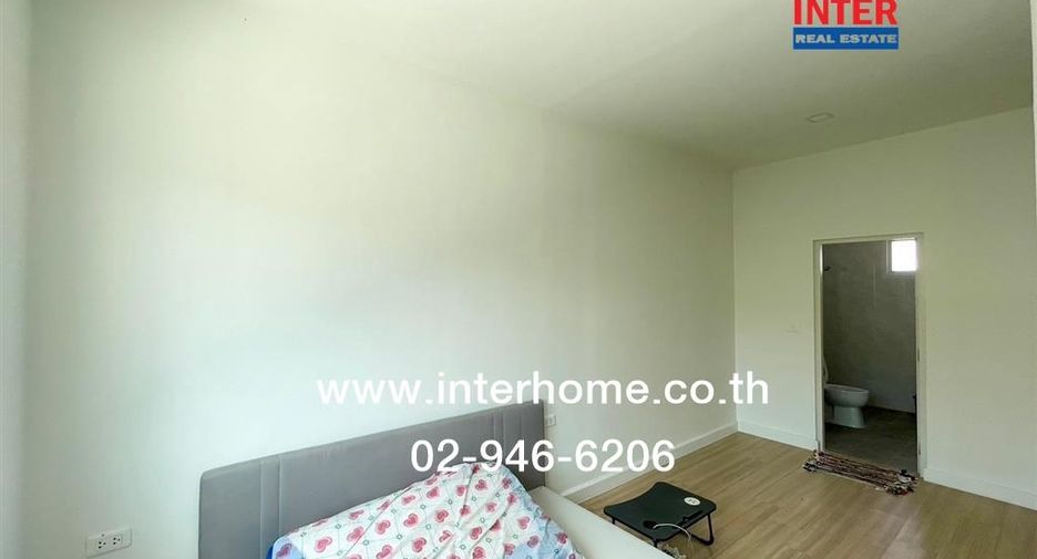 Casa adosada en venta de 4 habitaciones en Lam Luk Ka, Pathum Thani