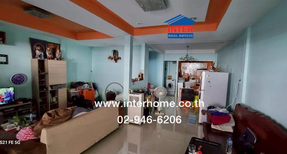 For sale 3 bedrooms townhouse in Chatuchak, Bangkok