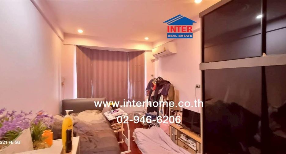 For sale 3 bedrooms townhouse in Chatuchak, Bangkok