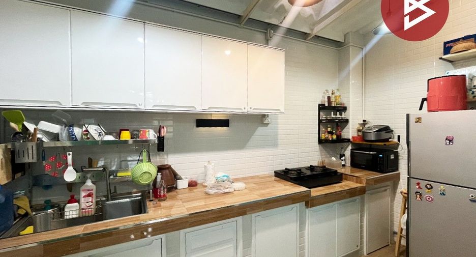 Reihenhaus zum Kauf mit 2 Zimmer in Mueang Samut Prakan, Samut Prakan
