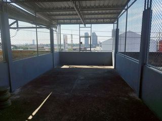 For rent 4 bedrooms townhouse in Yan Nawa, Bangkok
