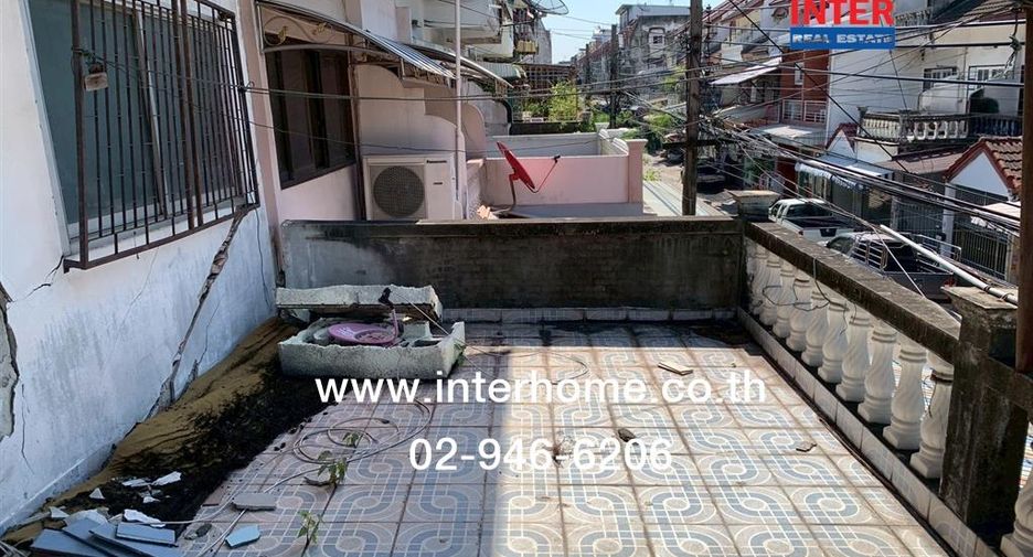 For sale 4 bedrooms townhouse in Min Buri, Bangkok